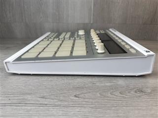 Native Instruments Maschine MK2 Groove Production Controller